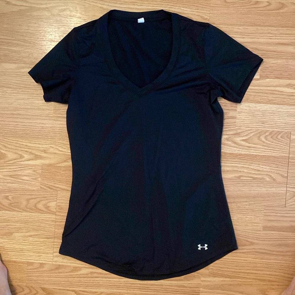 Underarmour women’s v-neck polyester shirt